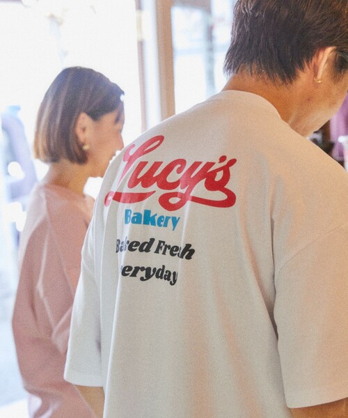 FREAK'S STORE（フリークスストア）の「【限定展開】LUCY'S BAKERY×FREAK'S STORE/ルーシーズベーカリー 別注 ビッグシルエット バックプリント クルーネックTシャツ（Tシャツ/カットソー・メンズ・ホワイト/ブラック/ネイビー/ライトピンク/その他9・SMALL/MEDIUM/LARGE）」の11枚目の写真