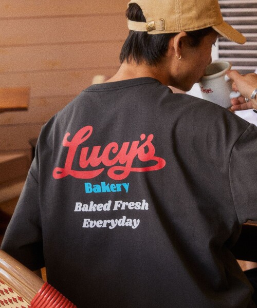 FREAK'S STORE（フリークスストア）の「【限定展開】LUCY'S BAKERY×FREAK'S STORE/ルーシーズベーカリー 別注 ビッグシルエット バックプリント クルーネックTシャツ（Tシャツ/カットソー・メンズ・ホワイト/ブラック/ネイビー/ライトピンク/その他9・SMALL/MEDIUM/LARGE）」の10枚目の写真