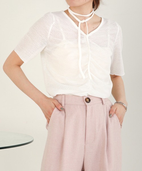 Bab(バブ)の「シアーギャザー2WAYトップス(Tシャツ/カットソー・レディース・ブラック/オフホワイト/イエロー・M)」の4枚目の写真