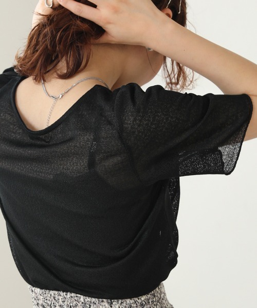 Bab(バブ)の「シアーギャザー2WAYトップス(Tシャツ/カットソー・レディース・ブラック/オフホワイト/イエロー・M)」の18枚目の写真