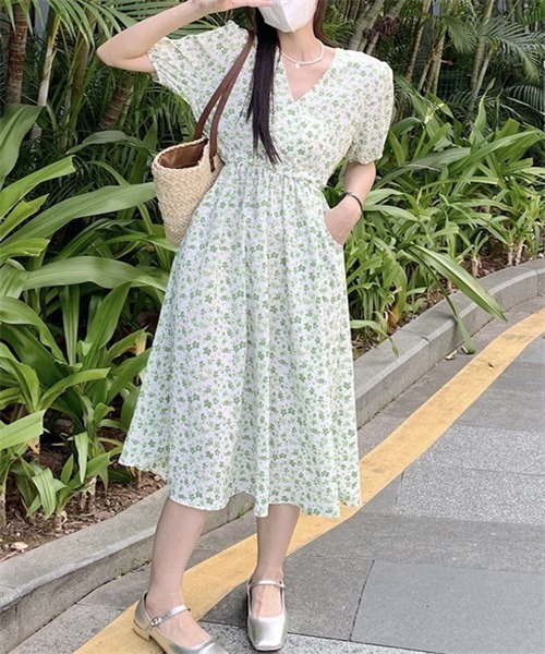 FREE STYLISTS(フリー スタイリスト)の「ウエストマーク カシュクール花柄ワンピース(ワンピース・レディース・ブルー/グリーン・FREE)」の17枚目の写真