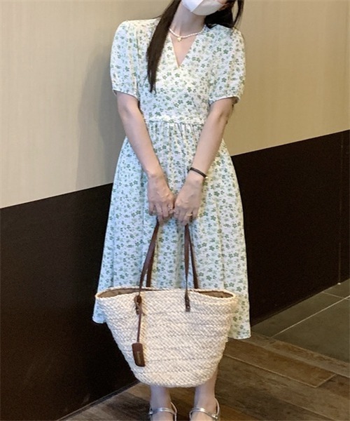 FREE STYLISTS(フリー スタイリスト)の「ウエストマーク カシュクール花柄ワンピース(ワンピース・レディース・ブルー/グリーン・FREE)」の6枚目の写真