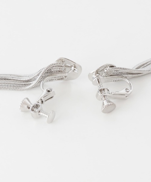 KBF（ケイビーエフ）の「ロングチェーンイヤリング（イヤリング・レディース・ゴールド/シルバー・ONE）」の5枚目の写真