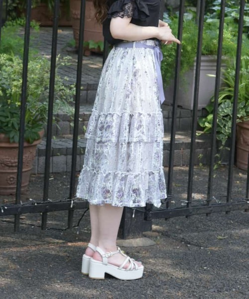 axes femme（アクシーズファム）の「ストライプローズ柄スカート