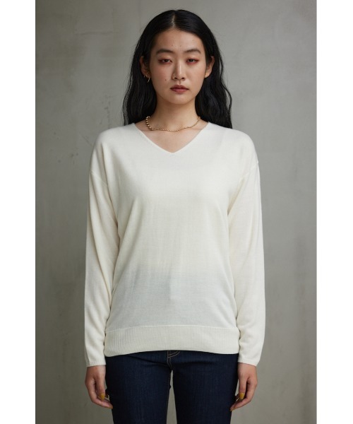 AZUL by moussy(アズールバイマウジー)の「ヌーディー2WAYVネックニットトップス(ニット/セーター・レディース・グレー/オフホワイト/ブルー/ベージュ/ブラック・SMALL/MEDIUM/LARGE)」の9枚目の写真