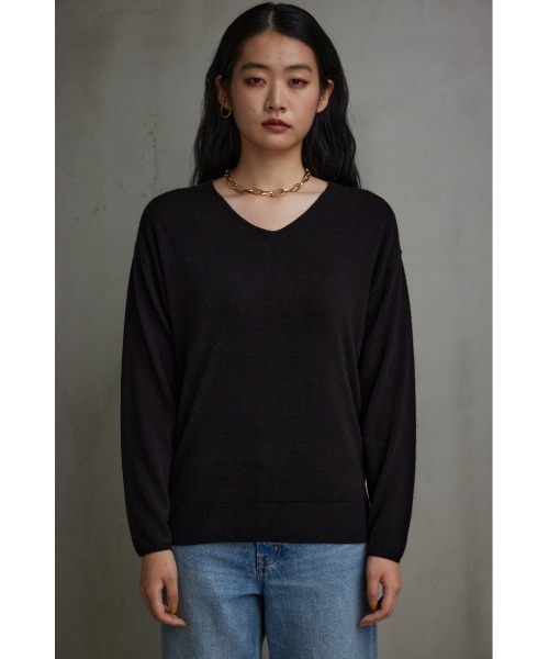 AZUL by moussy(アズールバイマウジー)の「ヌーディー2WAYVネックニットトップス(ニット/セーター・レディース・グレー/オフホワイト/ブルー/ベージュ/ブラック・SMALL/MEDIUM/LARGE)」の19枚目の写真