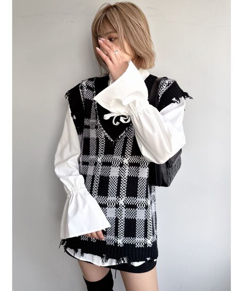 EMODA（エモダ）の「カフデザインロングシャツ（シャツ/ブラウス・レディース・ホワイト/ブルー/ブラック・FREE）」の11枚目の写真