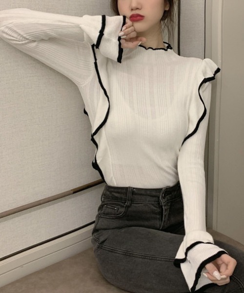 Sibra(シブラ)の「配色フリルニットトップス(ニット/セーター・レディース・ホワイト/ブラック・M)」の4枚目の写真