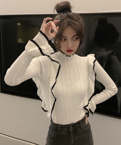 Sibra(シブラ)の「配色フリルニットトップス(ニット/セーター・レディース・ホワイト/ブラック・M)」の7枚目の写真