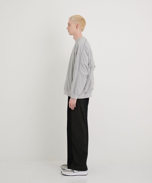 CITY TOKYO（シティトウキョウ）の「撥水テックトラックジャンパー/ピステ（ブルゾン・メンズ・ライトグレー/ブラック・1/2）」の4枚目の写真