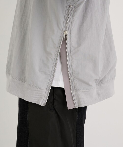 CITY TOKYO（シティトウキョウ）の「撥水テックトラックジャンパー/ピステ（ブルゾン・メンズ・ライトグレー/ブラック・1/2）」の12枚目の写真