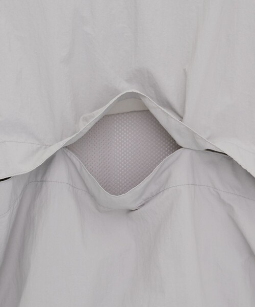 CITY TOKYO（シティトウキョウ）の「撥水テックトラックジャンパー/ピステ（ブルゾン・メンズ・ライトグレー/ブラック・1/2）」の14枚目の写真