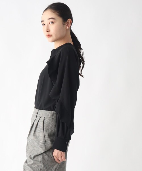 OPAQUE.CLIP（オペークドットクリップ）の「◆フリルスリーブイージーケアブラウス【洗濯機洗い可】（シャツ/ブラウス・レディース・グリーン/ブラック/ブラック系/オフホワイト・38/40/42/36）」の10枚目の写真