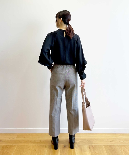 OPAQUE.CLIP（オペークドットクリップ）の「◆フリルスリーブイージーケアブラウス【洗濯機洗い可】（シャツ/ブラウス・レディース・グリーン/ブラック/ブラック系/オフホワイト・38/40/42/36）」の14枚目の写真