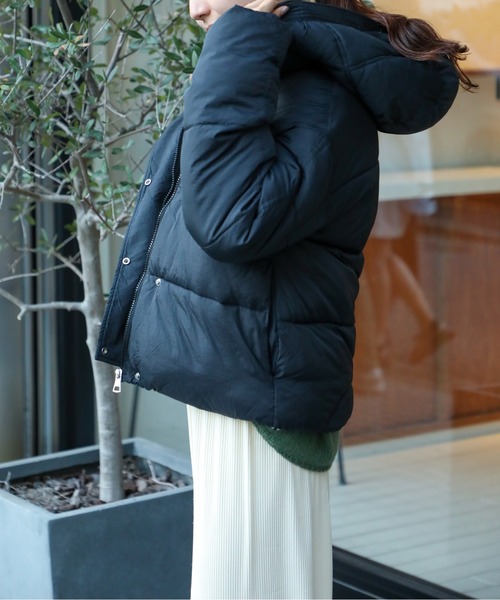 MAISON BREEZE(メゾンブリーズ)の「【MAISON BREEZE】フード付き中綿ボリュームジャケット KNF037(ダウンジャケット/コート・レディース・ベージュ/ホワイト/ブラック・FREE)」の5枚目の写真