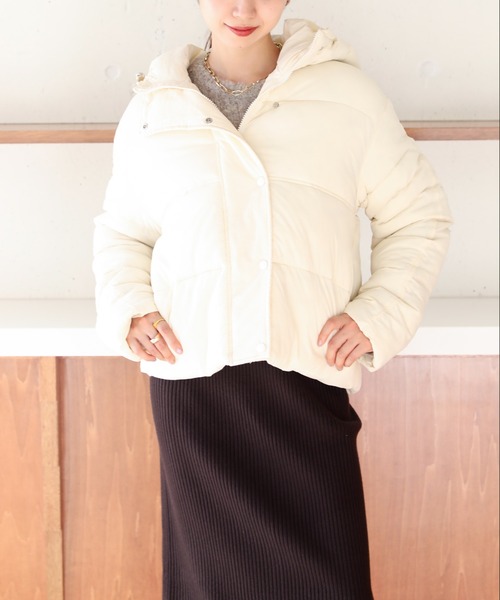 MAISON BREEZE(メゾンブリーズ)の「【MAISON BREEZE】フード付き中綿ボリュームジャケット KNF037(ダウンジャケット/コート・レディース・ベージュ/ホワイト/ブラック・FREE)」の14枚目の写真