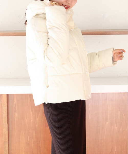 MAISON BREEZE(メゾンブリーズ)の「【MAISON BREEZE】フード付き中綿ボリュームジャケット KNF037(ダウンジャケット/コート・レディース・ベージュ/ホワイト/ブラック・FREE)」の17枚目の写真