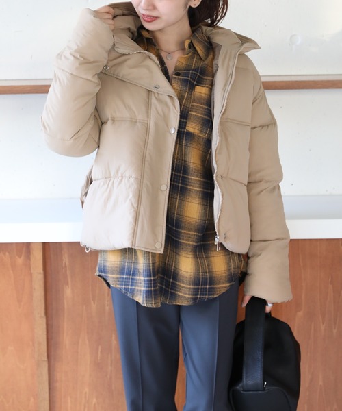 MAISON BREEZE(メゾンブリーズ)の「【MAISON BREEZE】フード付き中綿ボリュームジャケット KNF037(ダウンジャケット/コート・レディース・ベージュ/ホワイト/ブラック・FREE)」の22枚目の写真