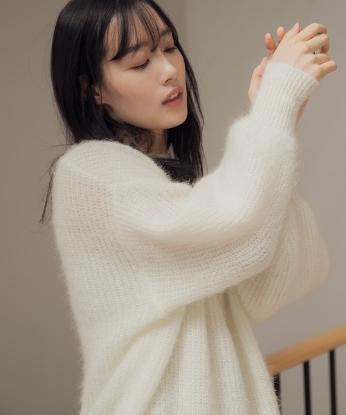 HEYUMM（ヘユム）の「エアリーヤーンクルーネックセーター（ニット/セーター・レディース・ライトベージュ/ブラック/アイボリー・ONE）」の7枚目の写真