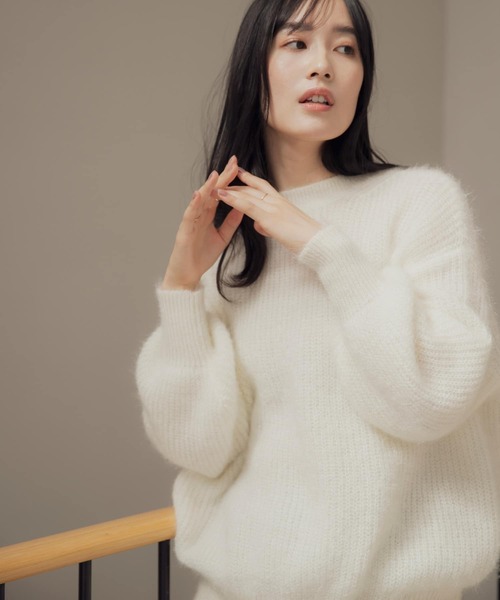 HEYUMM（ヘユム）の「エアリーヤーンクルーネックセーター（ニット/セーター・レディース・ライトベージュ/ブラック/アイボリー・ONE）」の20枚目の写真