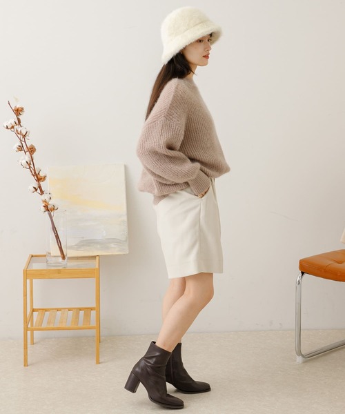 HEYUMM（ヘユム）の「エアリーヤーンクルーネックセーター（ニット/セーター・レディース・ライトベージュ/ブラック/アイボリー・ONE）」の5枚目の写真