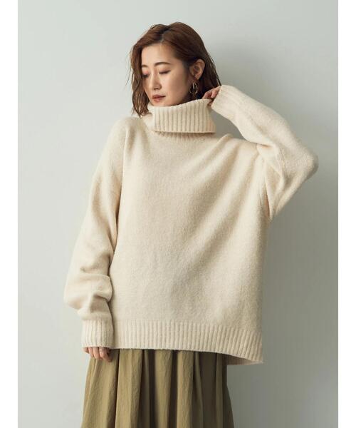 YECCA VECCA(イェッカヴェッカ)の「オフタートルネックソフトニット(ニット/セーター・レディース・アイボリー/レッド/チャコールグレー・FREE)」の6枚目の写真