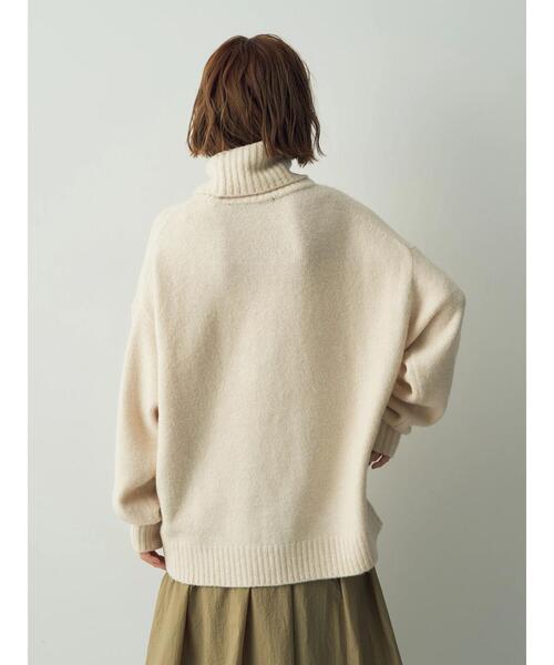 YECCA VECCA(イェッカヴェッカ)の「オフタートルネックソフトニット(ニット/セーター・レディース・アイボリー/レッド/チャコールグレー・FREE)」の8枚目の写真