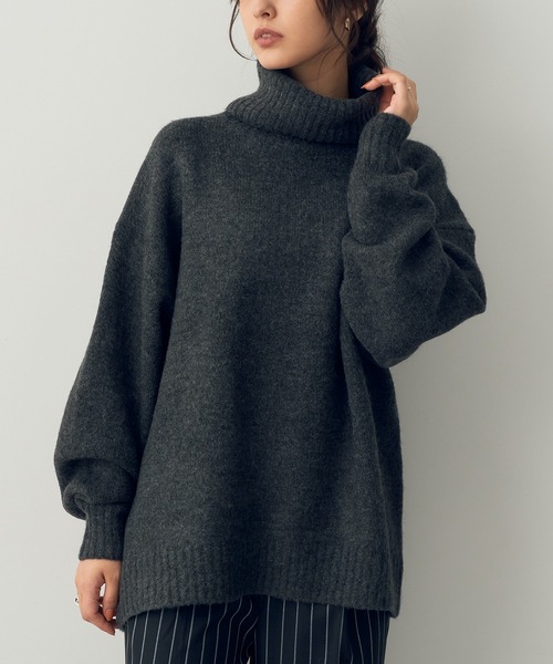 YECCA VECCA(イェッカヴェッカ)の「オフタートルネックソフトニット(ニット/セーター・レディース・アイボリー/レッド/チャコールグレー・FREE)」の2枚目の写真