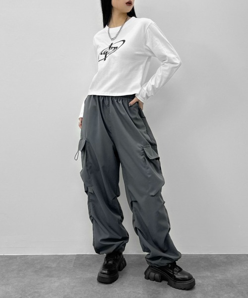 LVEU.(ラブユ.)の「【LVEU.】サークルグラフィッククロップドロンT / トップス カットソー ロンT クロップド ショート丈 プリントT ホワイト ブラック ZOZOTOWN限定(Tシャツ/カットソー・レディース・ブラック/ホワイト・FREE)」の9枚目の写真
