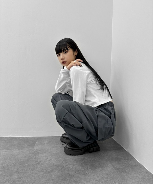 LVEU.(ラブユ.)の「【LVEU.】サークルグラフィッククロップドロンT / トップス カットソー ロンT クロップド ショート丈 プリントT ホワイト ブラック ZOZOTOWN限定(Tシャツ/カットソー・レディース・ブラック/ホワイト・FREE)」の10枚目の写真