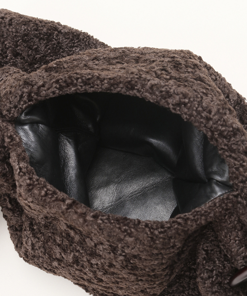 nanushka(ナヌーシュカ)の「【NANUSHKA/ナヌーシュカ】JEN LARGE FAUX SHEARLING(ハンドバッグ・レディース・ブラウン・FREE)」の7枚目の写真