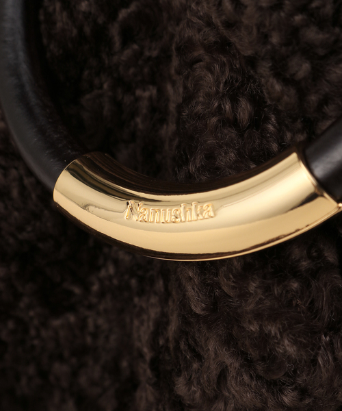 nanushka(ナヌーシュカ)の「【NANUSHKA/ナヌーシュカ】JEN LARGE FAUX SHEARLING(ハンドバッグ・レディース・ブラウン・FREE)」の11枚目の写真