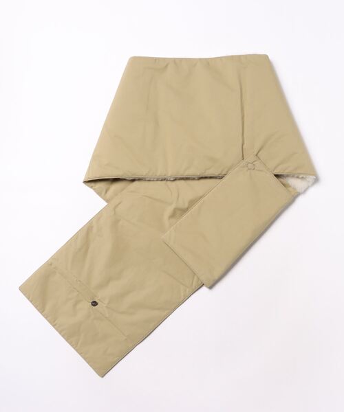 Karl Donoghue（カール ドナヒュー）の「【KARL DONOGHUE】　ＰＡＤＤＥＤ　ＳＣＡＲＦ（ストール/ショール・レディース・ベージュ・2）」の2枚目の写真