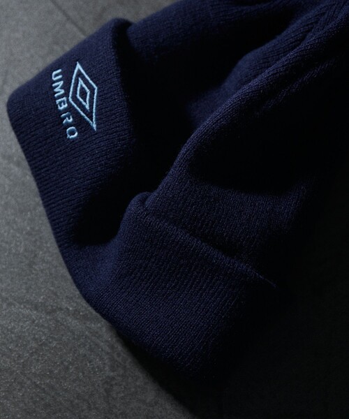 UMBRO(アンブロ)の「UMBRO/アンブロ 別注 Beanie Small Logo/ビーニー スモールロゴ(ニットキャップ/ビーニー・メンズ・ホワイト/ブラック/グリーン/ネイビー/ブラウン/チャコールグレー・FREE)」の9枚目の写真