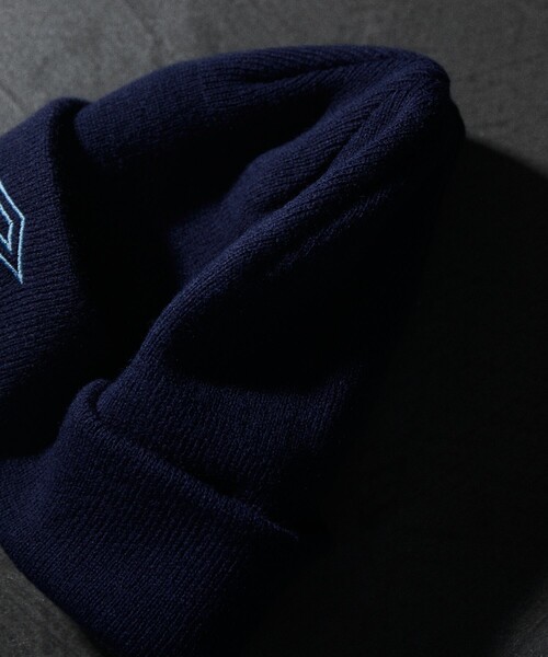UMBRO(アンブロ)の「UMBRO/アンブロ 別注 Beanie Small Logo/ビーニー スモールロゴ(ニットキャップ/ビーニー・メンズ・ホワイト/ブラック/グリーン/ネイビー/ブラウン/チャコールグレー・FREE)」の10枚目の写真