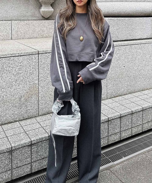 esutoreja（エストレジャ）の「ラインショートスウェット（Tシャツ/カットソー・レディース・チャコール/ブラック/オートミール・FREE）」の4枚目の写真