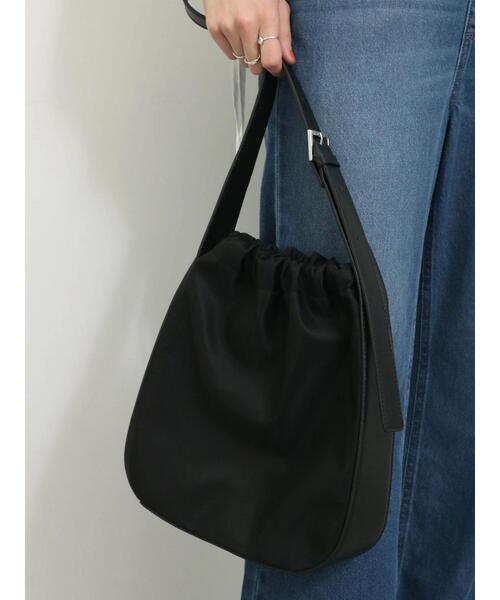 Samansa Mos2 blue(サマンサモスモスブルー)の「ワンハンドルナイロンコンビトート(ハンドバッグ・レディース・ターコイズブルー/ブラック/ライトベージュ・F)」の2枚目の写真