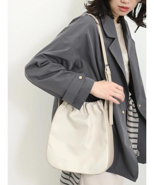 Samansa Mos2 blue(サマンサモスモスブルー)の「ワンハンドルナイロンコンビトート(ハンドバッグ・レディース・ターコイズブルー/ブラック/ライトベージュ・F)」の4枚目の写真