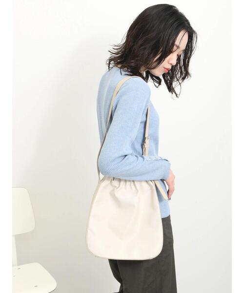 Samansa Mos2 blue(サマンサモスモスブルー)の「ワンハンドルナイロンコンビトート(ハンドバッグ・レディース・ターコイズブルー/ブラック/ライトベージュ・F)」の22枚目の写真