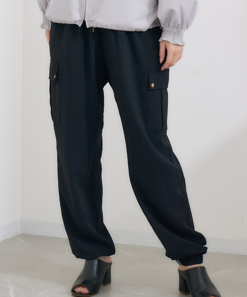 KATHARINE ROSS（キャサリンロス）の「【KATHARINE ROSS】テープデザインイージーカーゴパンツ（カーゴパンツ・レディース・ブラック/カーキ・MEDIUM）」の2枚目の写真