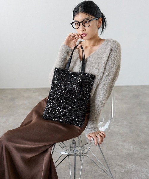 &Robu.（アンドロブ）の「スパンコールトートバッグ お呼ばれ 結婚式 / 大きめ /サブバッグ（トートバッグ・レディース・シルバー/ブラック/グレー/ベージュ・FREE）」の14枚目の写真