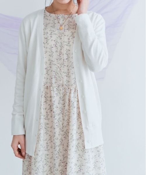 kirakiraShop（キラキラショップ）の「Vネック ロング ベーシック ニット カーディガン（カーディガン/ボレロ・レディース・アイボリー/杢グレー/オフホワイト/チャコール/ネイビー/レッド/ブラック/ベージュ/ダークグリーン/ライトブルー/ブルー/ラベンダー・FREE）」の13枚目の写真