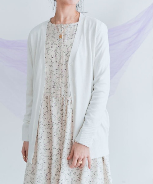 kirakiraShop（キラキラショップ）の「Vネック ロング ベーシック ニット カーディガン（カーディガン/ボレロ・レディース・アイボリー/杢グレー/オフホワイト/チャコール/ネイビー/レッド/ブラック/ベージュ/ダークグリーン/ライトブルー/ブルー/ラベンダー・FREE）」の17枚目の写真