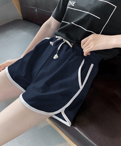 Miniministore(ミニミニストア)の「パイピング ショートパンツ 韓国 部屋着(スウェットパンツ・レディース・ダークグレー/ピンク/ライトグレー/ホワイト/ネイビー/ブラック/レッド・FREE)」の5枚目の写真