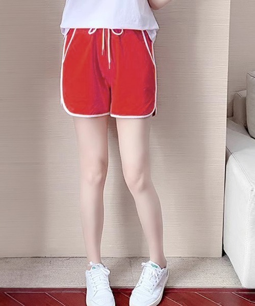 赤色ショートパンツ（黄色アクセント） ショートパンツ ボトム 半ズボン 短パン ホットパンツ ダンス