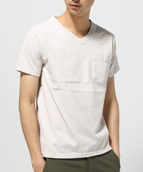 Goodwear(Since1983)(グッドウェア)の「GOOD WEAR / グッドウエア: V-Neck Pocket Tee Slim WHT Tシャツ #(Tシャツ/カットソー・メンズ・ボルドー/ホワイト/ピンク/バーガンディー/アイボリー/ライトブルー/ネイビー/オレンジ/ブルー系その他/ブラック/サックスブルー/チャコールグレー/グリーン/グレー・LARGE/SMALL/X-LARGE/MEDIUM)」の5枚目の写真