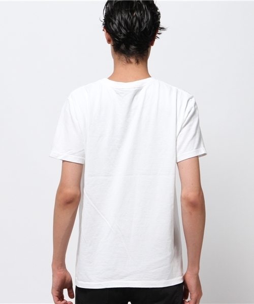 Goodwear(Since1983)(グッドウェア)の「GOOD WEAR / グッドウエア: V-Neck Pocket Tee Slim WHT Tシャツ #(Tシャツ/カットソー・メンズ・ボルドー/ホワイト/ピンク/バーガンディー/アイボリー/ライトブルー/ネイビー/オレンジ/ブルー系その他/ブラック/サックスブルー/チャコールグレー/グリーン/グレー・LARGE/SMALL/X-LARGE/MEDIUM)」の20枚目の写真
