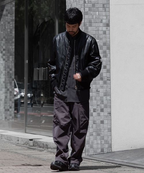 ATTACHMENT（アタッチメント）の「NY/CO ツイル ワイドカーゴトラウザーズ / NY/CO TWILL WIDE CARGO TROUSERS（カーゴパンツ・メンズ・ブラック/ダークグレー/ボルドー・1/2/3）」の4枚目の写真