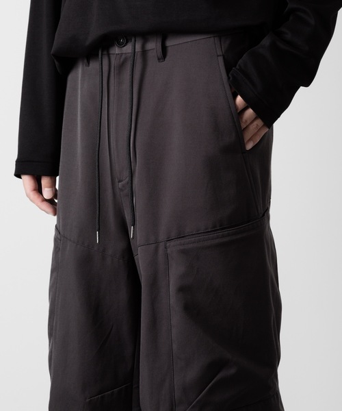 ATTACHMENT（アタッチメント）の「NY/CO ツイル ワイドカーゴトラウザーズ / NY/CO TWILL WIDE CARGO TROUSERS（カーゴパンツ・メンズ・ブラック/ダークグレー/ボルドー・1/2/3）」の20枚目の写真
