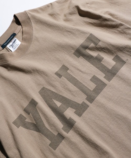 SUNNY SPORTS(サニースポーツ)の「The BOOK STORE / ザブックストア YALE LOGO SS TEE イエール大学ロゴTシャツ(Tシャツ/カットソー・メンズ・サンドベージュ/チャコールグレー/オリーブ系・MEDIUM/LARGE/X-LARGE/SMALL)」の20枚目の写真